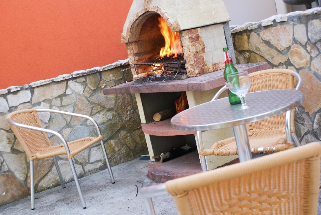 Apartments Zadar Nin Anton I Martina Врси Екстериор снимка
